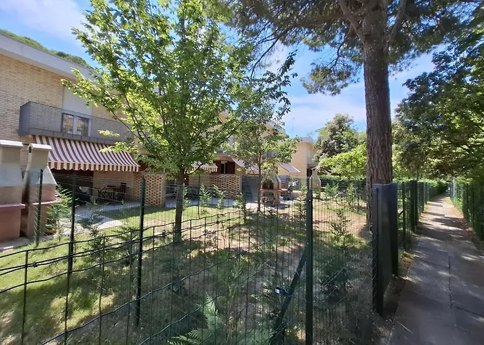 Villa Two-level Rowhouse With Garden