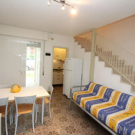 Two-level Rowhouse With Garden ヴィラ *